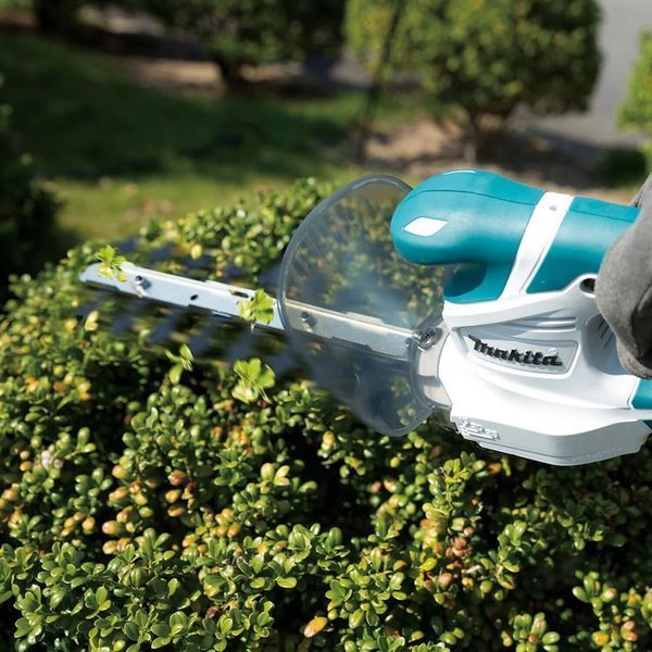Купити Ножиці для трави акумуляторні MAKITA UM110DWYX (1акум.18В 1.5Аг/зарядний/з кущорізом) в Україні у Tools Store