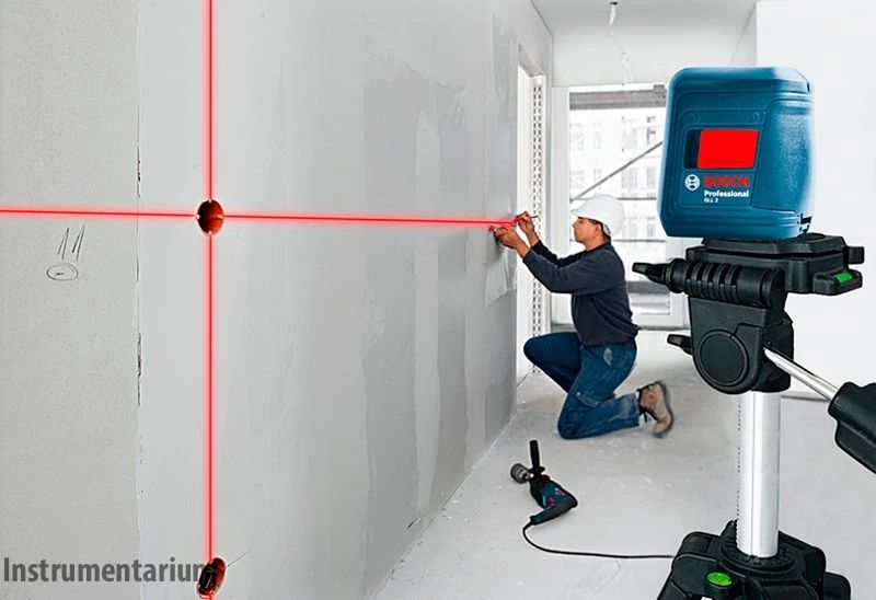 Профессиональный лазерный нивелир Bosch Professional GLL 2 с держателем MM 2 : два красных луча, 10 м 0601063A01 фото