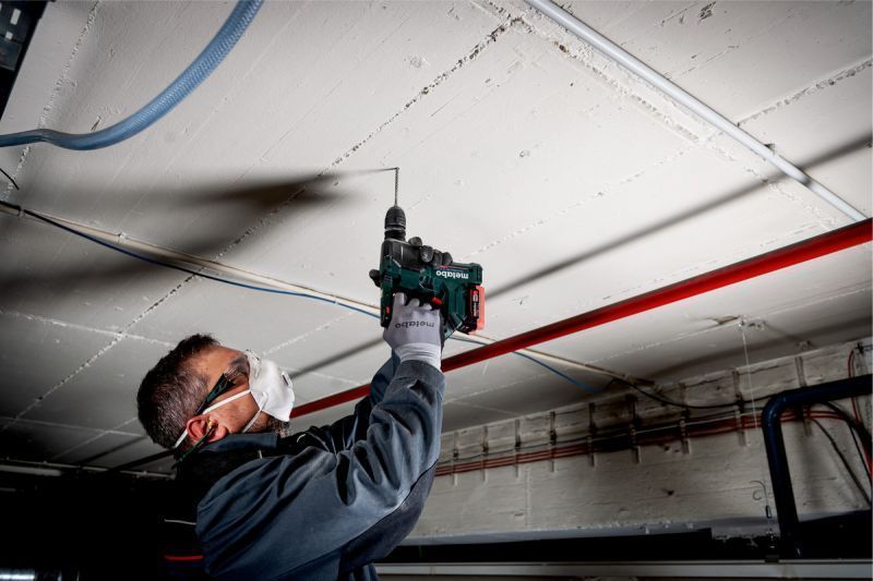 Купити Потужний акумуляторний перфоратор Metabo Powermaxx BH 12 BL 16 : з АКБ 12V 2шт-4.0 Ач, 1.3 Дж (600207850) в Україні у Tools Store