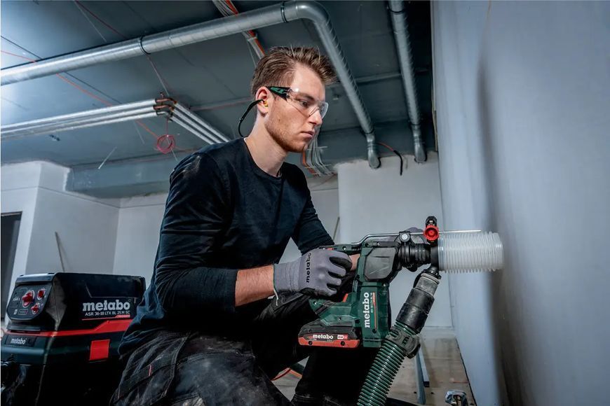 Купити Потужний акумуляторний перфоратор Metabo Powermaxx BH 12 BL 16 : з АКБ 12V 2шт-4.0 Ач, 1.3 Дж (600207850) в Україні у Tools Store