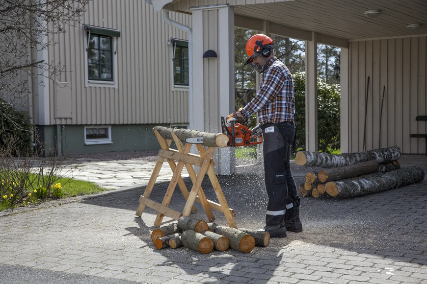 Мощная бензиновая цепная пила HUSQVARNA 120 II : двигатель 38,2 cm³, 1,4 кВт, шина 35 см, оригинал 967 86 19-03 фото