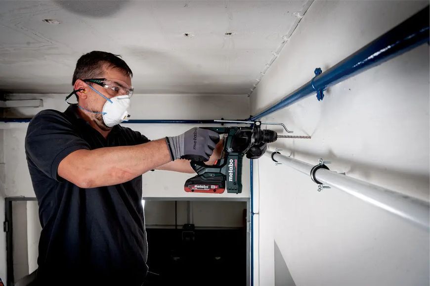 Купити Потужний акумуляторний перфоратор Metabo Powermaxx BH 12 BL 16 : з АКБ 12V 2шт-4.0 Ач, 1.3 Дж (600207850) в Україні у Tools Store