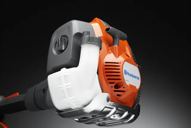 Купити Бензинова мотокоса (бензокоса) для трави Husqvarna 331R : 1000 Вт, об'єм циліндра 32,6 cm&sup3;, вага 7.2 кг, оригінал в Україні у Tools Store