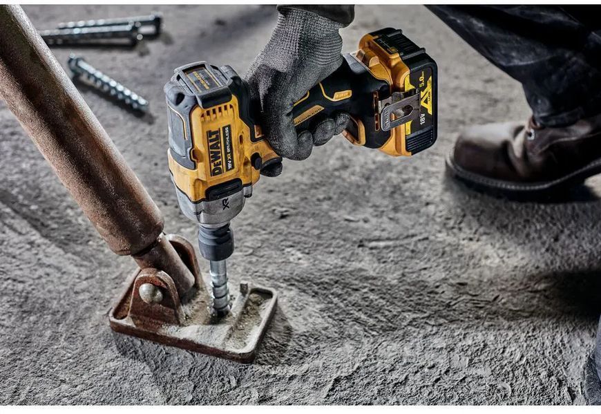 Купити Гайкокрут акумуляторний DEWALT DCF892P2T (2акум.18В 5Аг/зарядний/кейс/1084Нм) в Україні у Tools Store