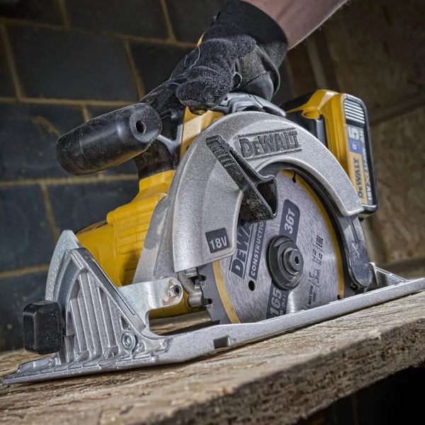 Купити Диск пильний CONSTRUCTION DeWALT DT1950 : 165 х 20, 36Т, 7000 об/хв, ширина розпилу 1.86 мм, товщина полотна 1 мм в Україні у Tools Store