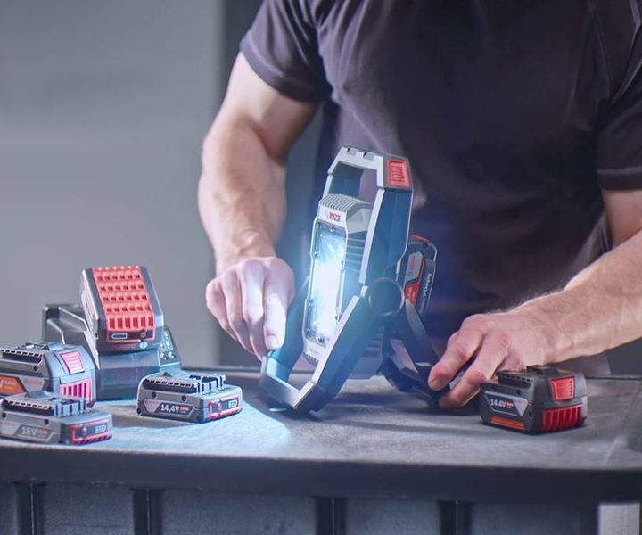 Фонарь светодиодный аккумуляторный Bosch GLI 18V-1900 : без АКБ, 14,4/18 V 0601446400 фото