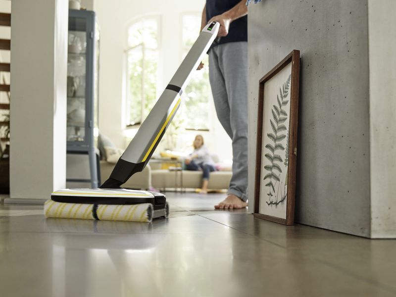 Купити Очищувач підлоги акумуляторний KARCHER FC 7 Cordless (швабра) в Україні у Tools Store