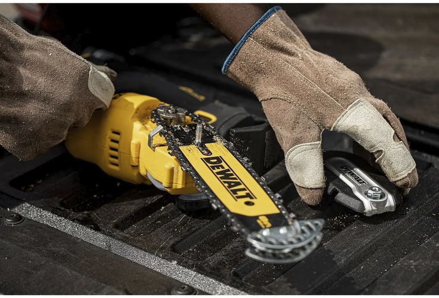 Пила цепная аккумуляторная DEWALT DCMPS520N (18В/каркас/20см) DCMPS520N фото