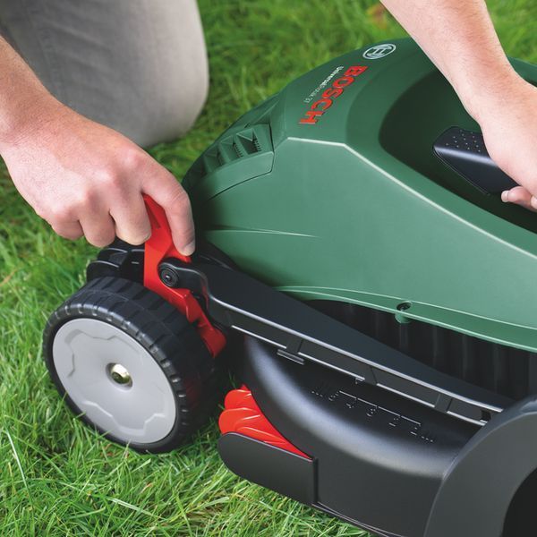 Купити Газонокосарка електрична BOSCH UniversalRotak 37-555 в Україні у Tools Store