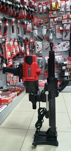Купити Потужна установка алмазного буріння STARK DD-2500-18 (сухе та мокре свердління) в Україні у Tools Store