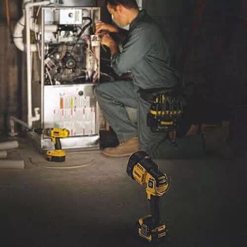 Фонарь аккумуляторный DEWALT DCL043 (18В/каркас) DCL043 фото