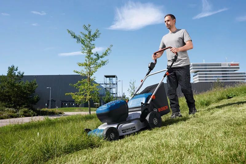 Газонокосилка аккумуляторная BOSCH GRA 18V2-46 (акум 5а 2шт и зарядка) 06008C8000+1600A00B8J фото