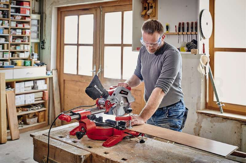 Купити Потужна торцювальна пила з лазером Einhell TC-SM 254 в Україні у Tools Store