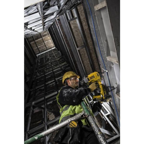 Пистолет гвоздезабивной по бетону аккумуляторный бесщёточный DeWALT DCN890P2 :18V, аккум 5 Ач - 2 шт + зарядне DCN890P2 фото