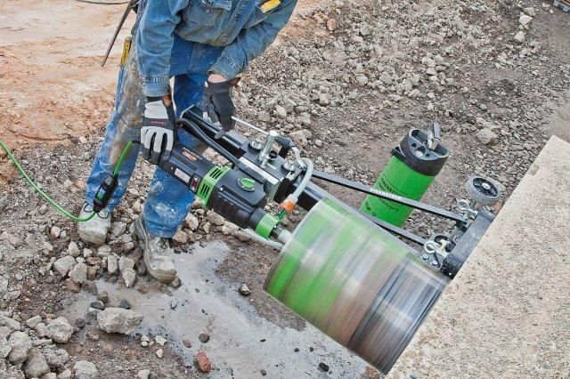 Установка алмазного бурения Eibenstock DBE 352: 3000Вт, 3 скорости, в железобетоне, камне и асфальте до 352 мм DBE 352 фото