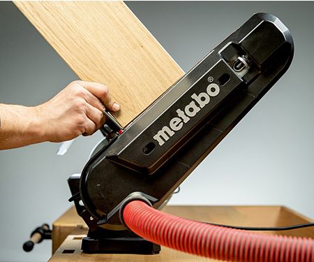 Профессиональная комбинированная точилка Metabo BS 200 Plus :600 Вт, диск 200мм,шлифлента 1020мм, 2.7 Нм 604220000 фото