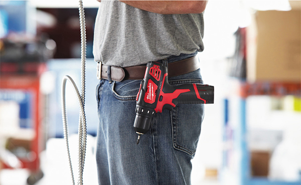 Дрель-шуруповерт Milwaukee M12 BDD-202C: АКБ 12V, 2 Аh, 30 Нм, 2 аккума + зарядное + кейс 4933441915 4933441915 фото