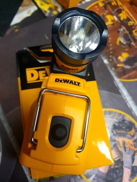 Профессиональный фонарь светодиодный аккумуляторный DeWALT DCL510N: 12V (без аккума и зарядки) DCL510N фото