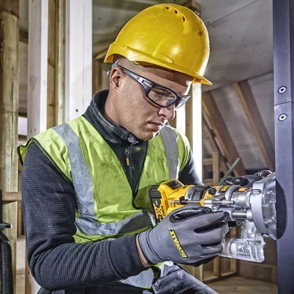Фрезер аккумуляторный бесщёточный DeWALT DCW604NT : Li-Ion 18 В без АКБ DCW604NT фото