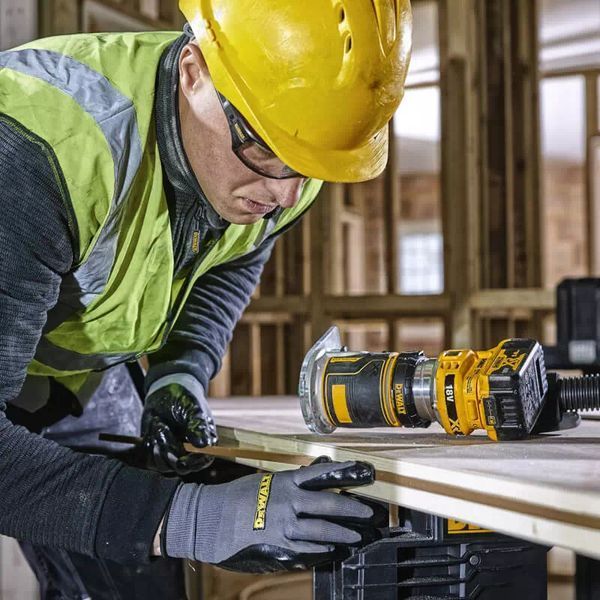 Фрезер аккумуляторный бесщёточный DeWALT DCW604NT : Li-Ion 18 В без АКБ DCW604NT фото