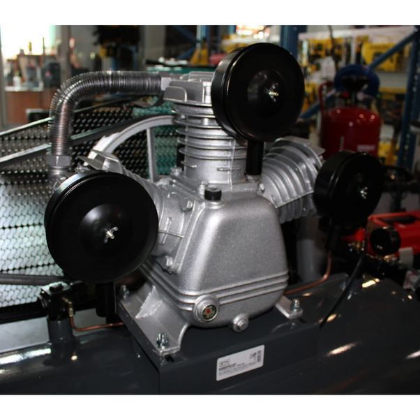 Поршневой воздушный компрессор 220 л GTM KC3090-220L ременный (220л, 7.5 кВт, 900 л/мин) 27159 фото