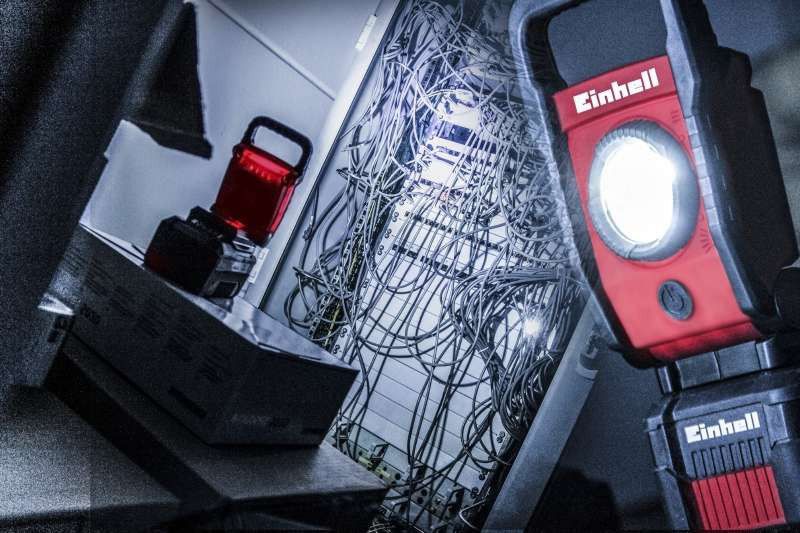 Ліхтарик акумуляторний Einhell TE-CL 18 Li - Solo : 18V (акум 2.5 ампера і зарядка) 4514110, 4512097 фото