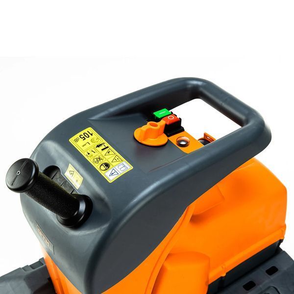 Качественный измельчитель GTM DS2800/45, ножевой механизм (DS2800/45) : 2800 Вт, диаметр ветки 45 мм, нож 83300 фото