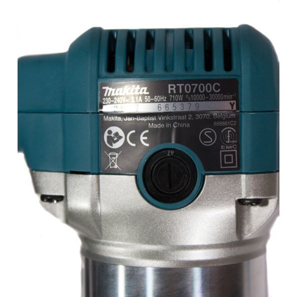 Купити Електричний ручний столярний фрезер по дереву MAKITA RT0700CX2J : 710 Вт, 6-8 цанга, 30000 об/хв електрофрезер, 3 бази в Україні у Tools Store