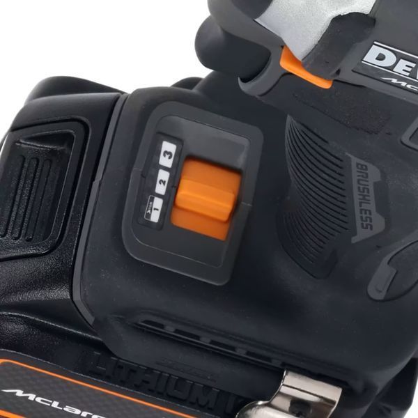 Купити Шурупокрут акумуляторний імпульсний DEWALT DCF85MP2T McLaren (2акум.18В 5Аг/зарядний/кейс) в Україні у Tools Store