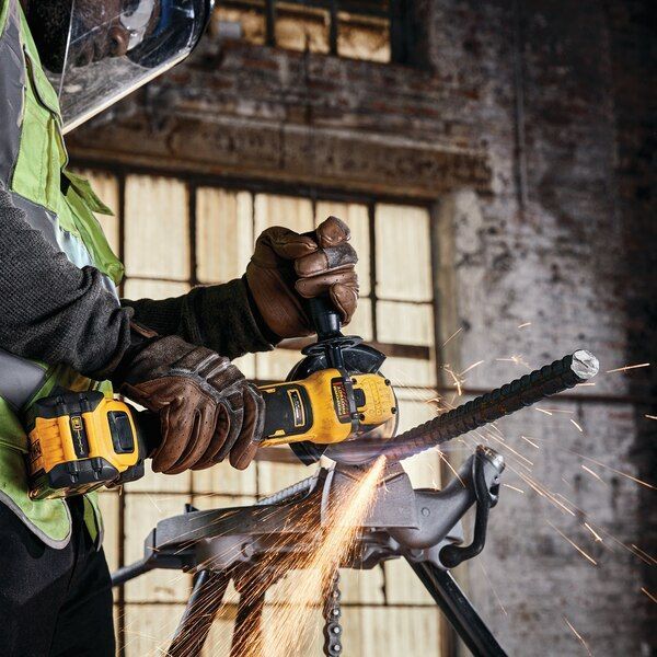 Купити Шліфмашина кутова акумуляторна DEWALT DCG405N (18В/каркас) в Україні у Tools Store