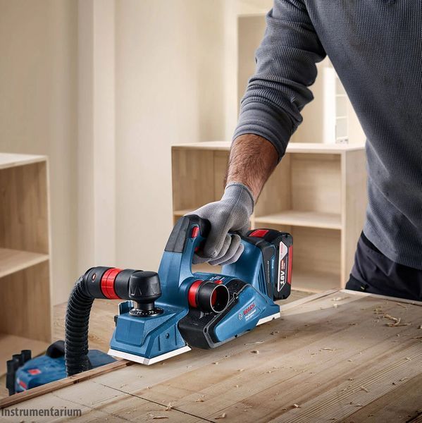 Купити Потужний акумуляторний рубанок Bosch Professional GHO 185-LI : без АКБ, 14000 об/хв (06015B5021) в Україні у Tools Store