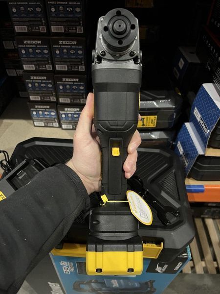 Купити Шліфмашина кутова акумуляторна ZEGOR AGPP-21BL-125 (1акум. 21В 4Aг/зарядний/кейс) в Україні у Tools Store
