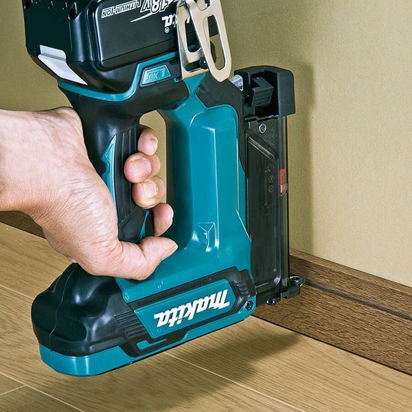 Купити Степлер акумуляторний MAKITA DPT353Z (18В/каркас) в Україні у Tools Store