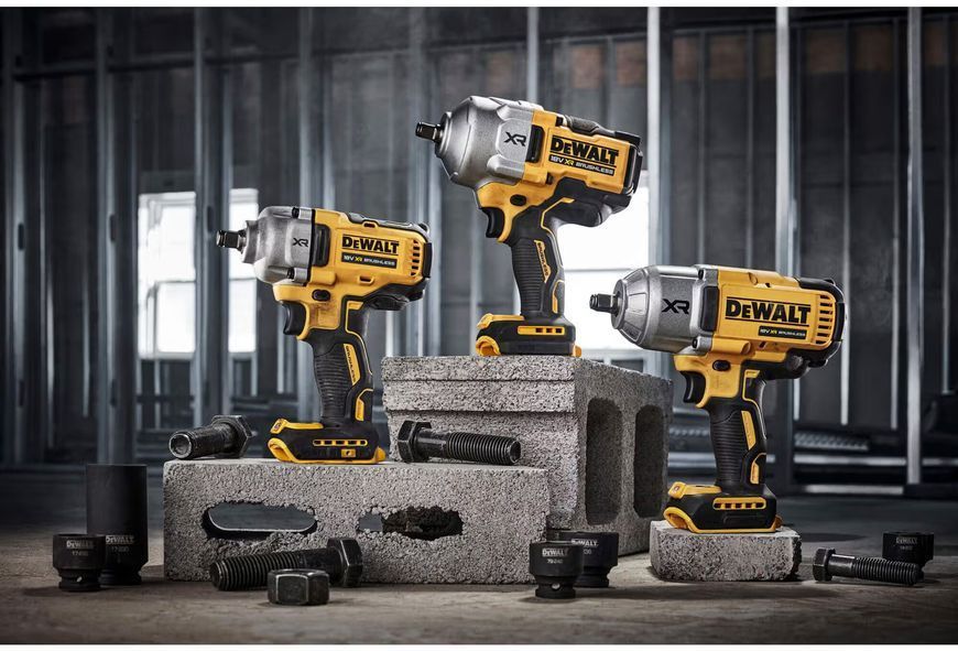 Купити Гайкокрут акумуляторний DEWALT DCF961N (18В/каркас/2372Нм) в Україні у Tools Store