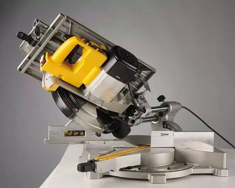 Купити Ручна торцювальна пила комбінована по дереву DeWALT D27111 : 1500 Вт, глибина різу 51мм, круг 305 мм універсальна торцовка в Україні у Tools Store