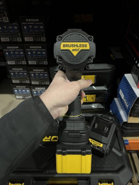 Купити Гайкокрут акумуляторний ZEGOR SDPP-21BL-1600 (1акум. 21В 6Аг/зарядний/кейс/1600Нм) в Україні у Tools Store