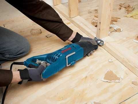 Купити Професійна шабельна пила Bosch Professional GSA 1100 E в чемодані : 1100 Вт в Україні у Tools Store