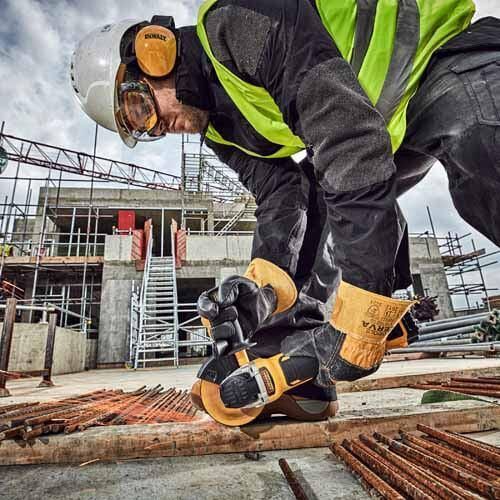 Купити Акумуляторна кутова шліфмашина DeWALT DCG405NT (без акума і зарядки) в Україні у Tools Store