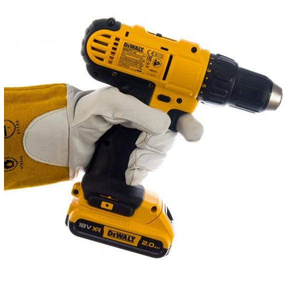 Купити Акумуляторна дриль-шуруповерт DeWALT DCD771D2, 18В, обертаючий момент 42 Нм,2 акумулятора + зарядне + кейс в Україні у Tools Store