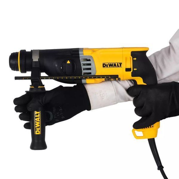 Перфоратор сетевой SDS-Plus DeWALT D25143K: 3.2Дж, 900Вт, 1450 уд/мин, 5350 об./мин. D25143K фото