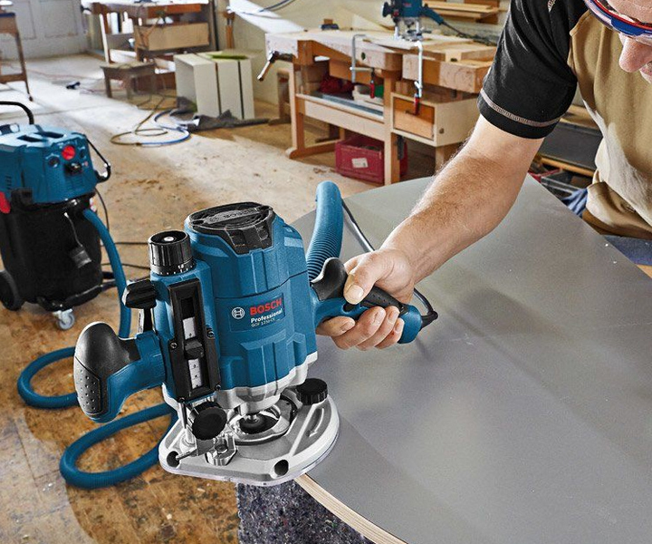 Купити Професійний фрезер Bosch Professional GOF 1250 CE : 1250 Вт, патрон&nbsp;6-8 мм, 24000 об/хв, вага 3.6 кг в Україні у Tools Store