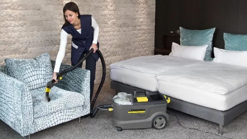 Пылесос KARCHER Puzzi 10/1 (моющий) 1.100-131.0 фото