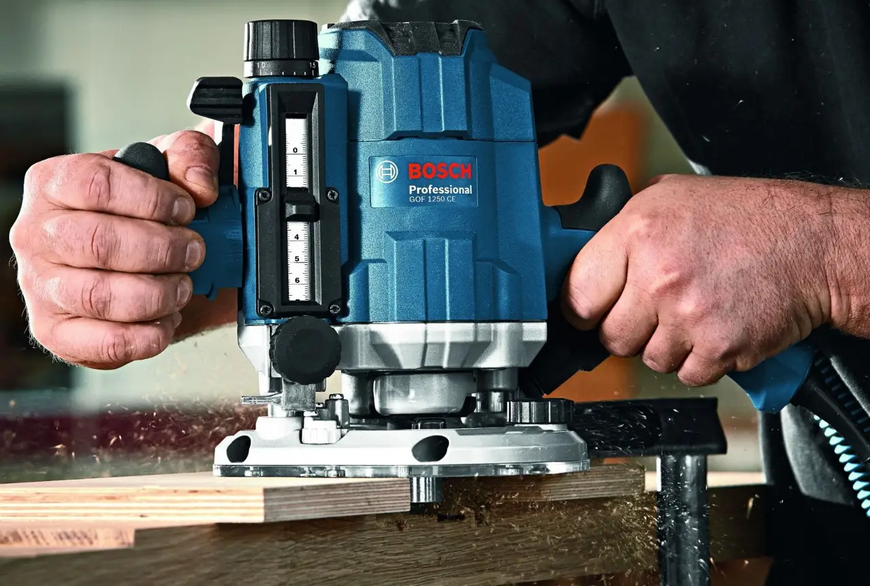Купити Професійний фрезер Bosch Professional GOF 1250 CE : 1250 Вт, патрон&nbsp;6-8 мм, 24000 об/хв, вага 3.6 кг в Україні у Tools Store