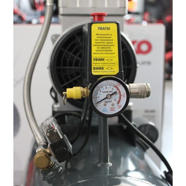 Поршневой воздушный компрессор 50 л GTM KCW1500-50L безмасляный (50л, 1.8 кВт, 210 л/мин) 27154 фото