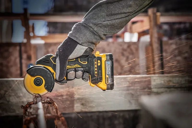 Шлифмашина угловая аккумуляторная DEWALT DCS438N (18В/каркас/76мм) DCS438N фото