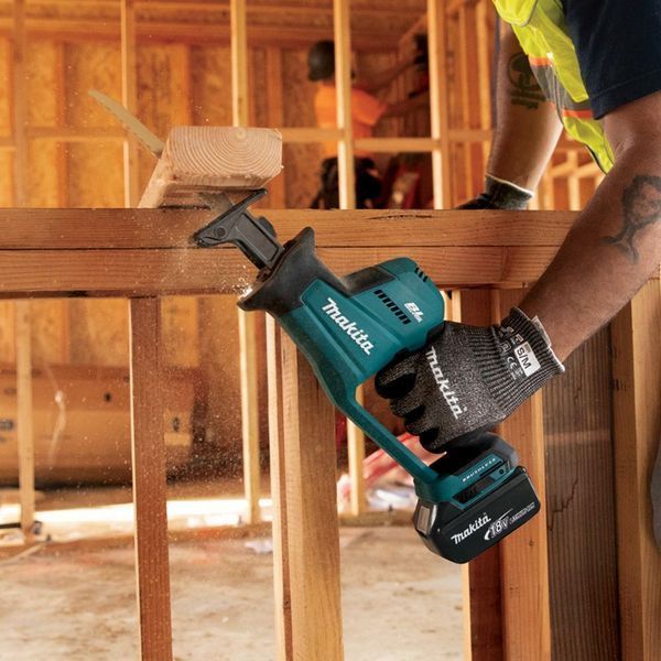Пила сабельная аккумуляторная MAKITA DJR189Z DJR189Z фото