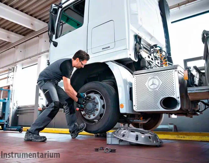 Аккумуляторный ударный гайковерт Bosch Professional GDS 18V-1050 H (без АКБ, 1050 Hm) 06019J8500 фото