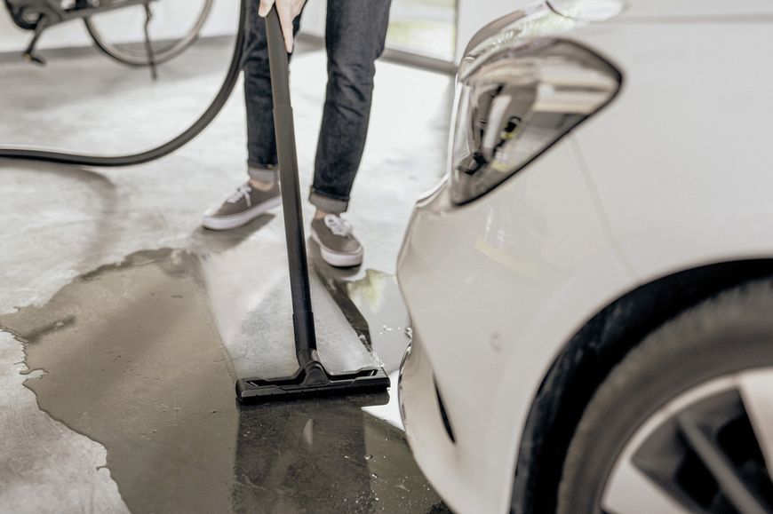 Профессиональный пылесос Karcher WD 4 V-20/5/22 : 1000 Вт, 20 л, для сухой и влажной уборки 1.628-209.0 фото